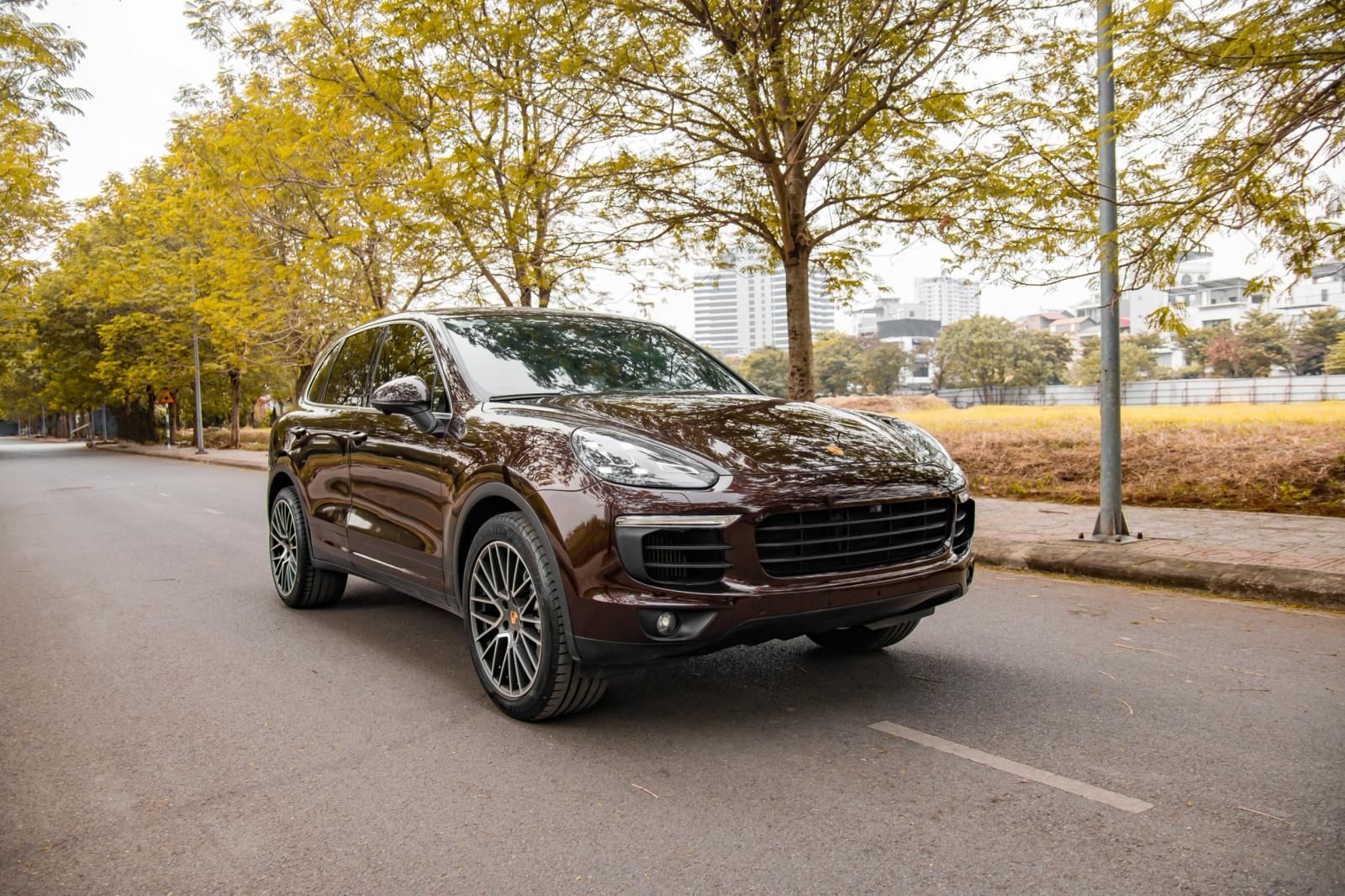 Porsche Cayenne S 0 2016 - Bán Porsche Cayenne S 2016 màu nâu đã Wrap cam đỏ