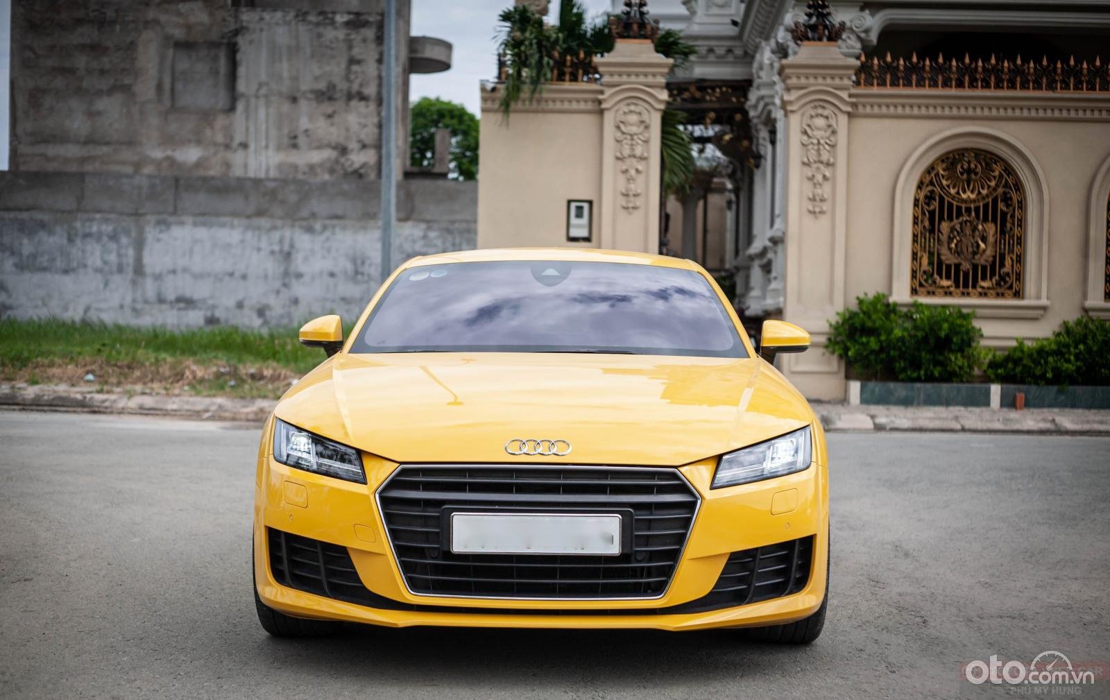 Audi TT 2016 - Bán ô tô Audi TT TFSI sản xuất 2016, màu vàng, nhập khẩu nguyên chiếc