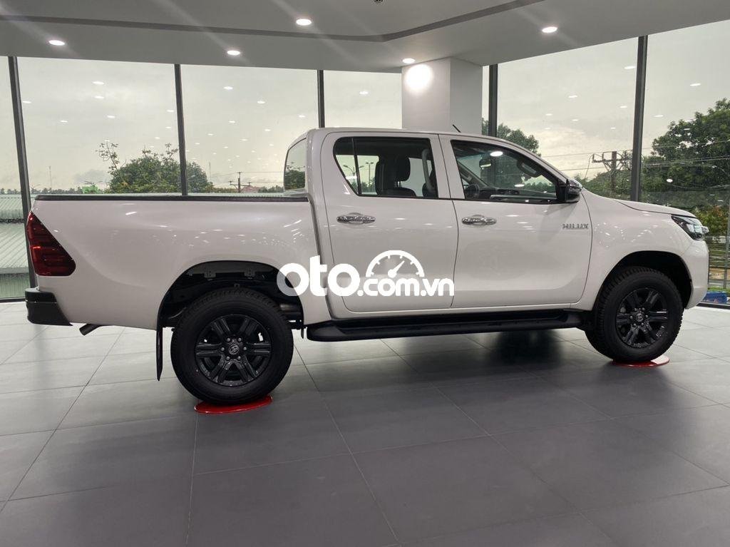 Toyota Hilux   2.4 AT 2021 - Bán xe Toyota Hilux 2.4 AT sản xuất năm 2021, nhập khẩu nguyên chiếc