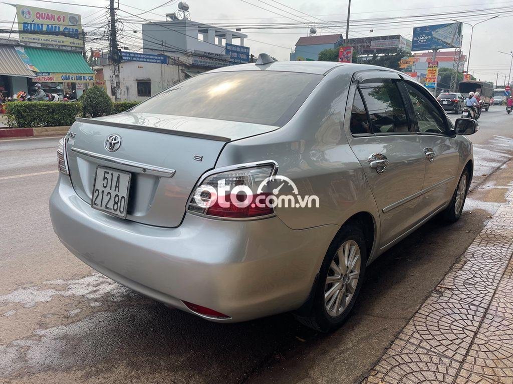 Toyota Vios  E  2011 - Bán xe Toyota Vios E đời 2011, màu bạc