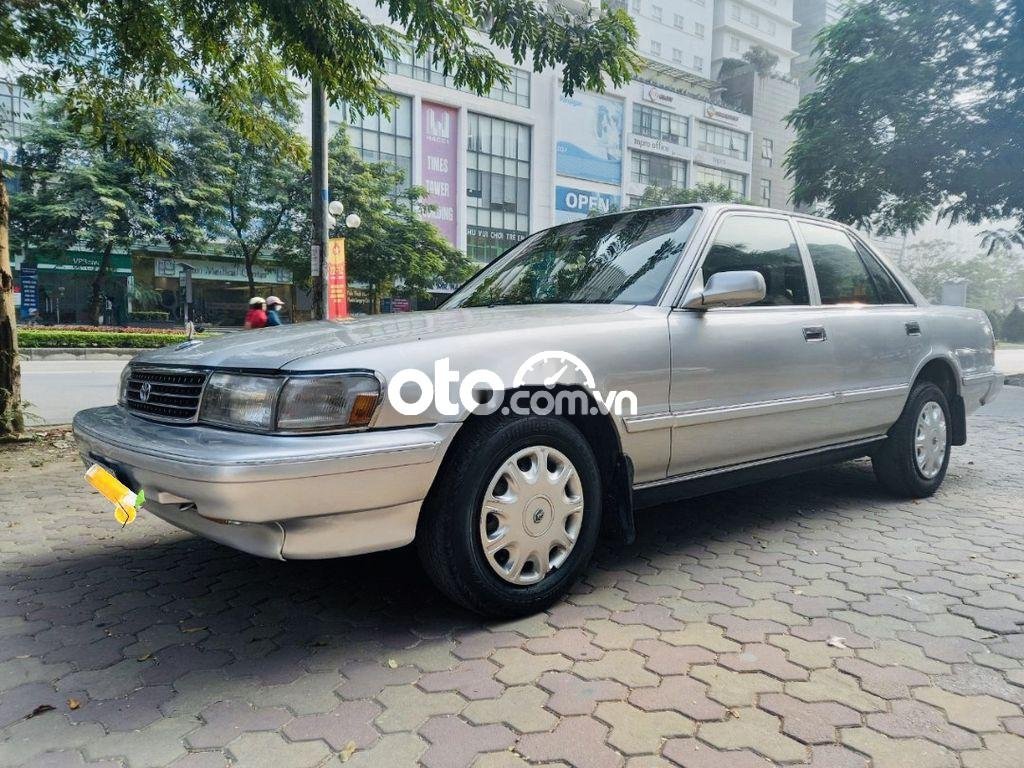 Toyota Cressida    XL   1995 - Cần bán xe Toyota Cressida XL năm 1995, màu bạc, nhập khẩu