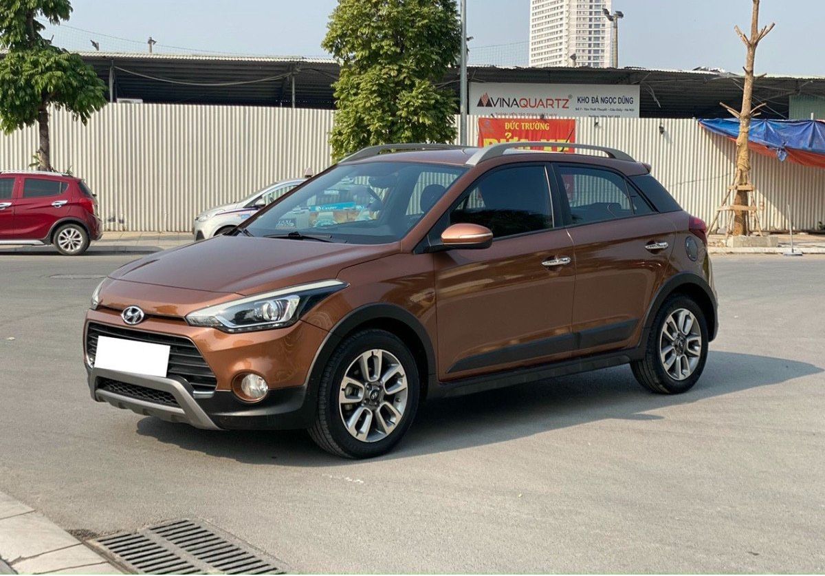 Hyundai VT260   1.4 AT 2015 - Bán xe Hyundai i20 Active 1.4 AT sản xuất năm 2015, màu nâu, nhập khẩu nguyên chiếc giá cạnh tranh