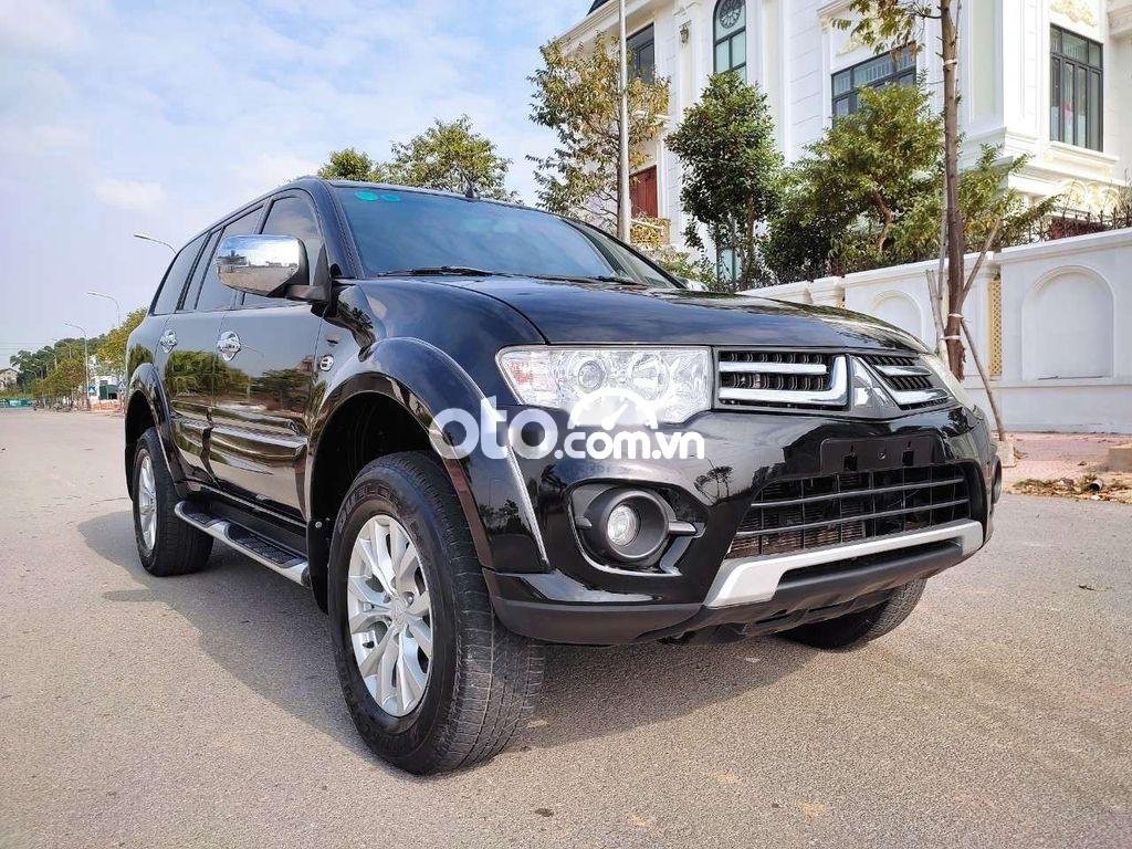 Mitsubishi Pajero Sport  3.0L  2016 - Cần bán gấp Mitsubishi Pajero Sport 3.0L 2016, màu đen, nhập khẩu