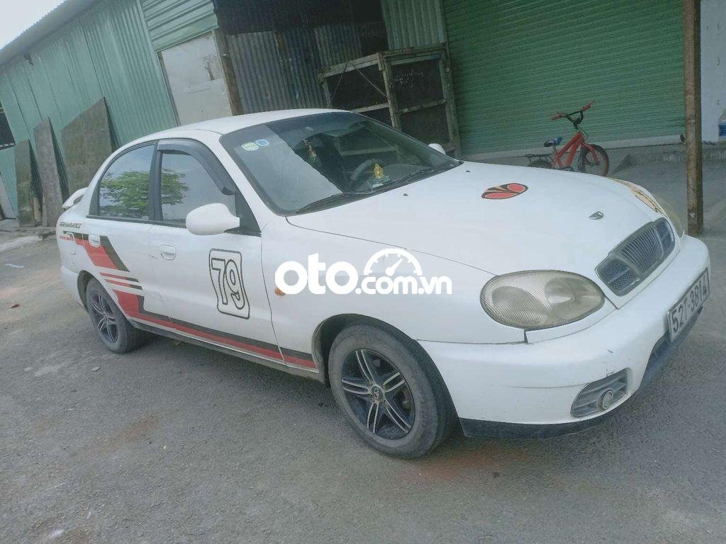 Daewoo Lanos MT 2001 - Cần bán xe Daewoo Lanos MT năm 2001, màu trắng, xe nhập 