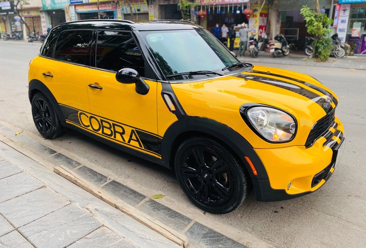 Mini Cooper 2011 - Bán Mini Cooper năm 2011, màu vàng, xe nhập còn mới