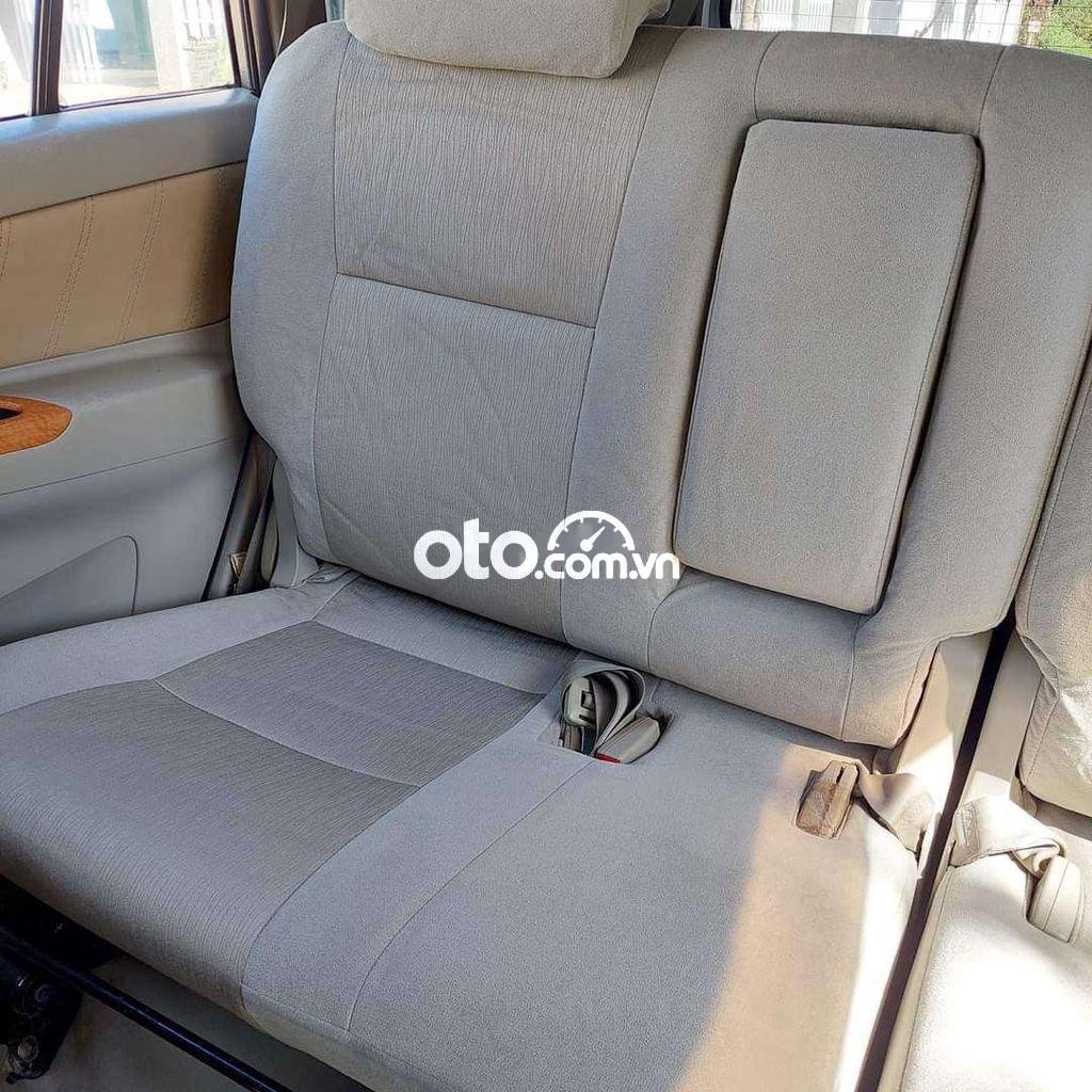 Toyota Innova MT 2008 - Cần bán xe Toyota Innova MT đời 2008, màu bạc