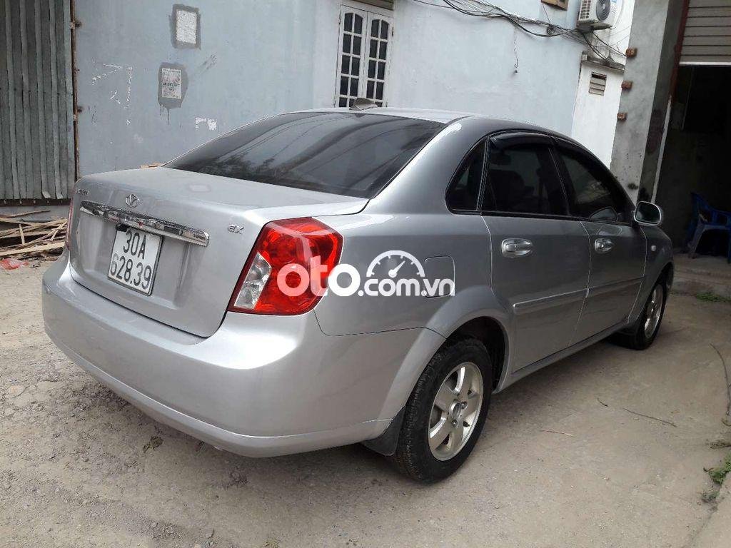 Daewoo Lacetti MT 2020 - Cần bán gấp Daewoo Lacetti MT năm 2020, màu bạc