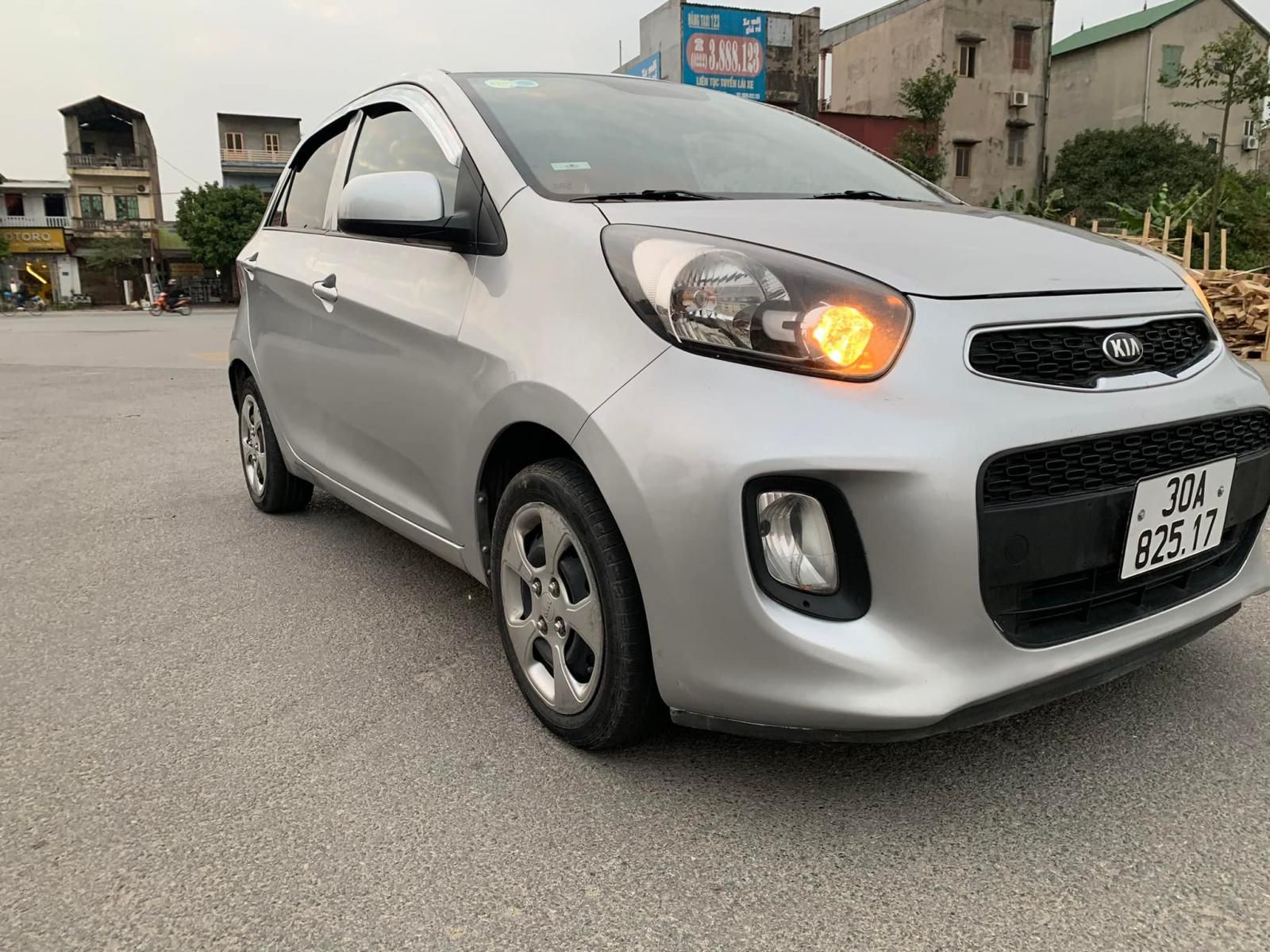 Kia Morning MT 2015 - Cần bán gấp Kia Morning MT sản xuất 2015, màu bạc giá cạnh tranh