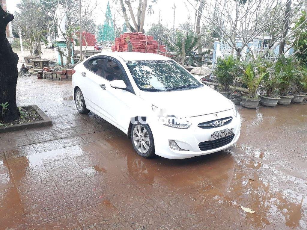 Hyundai Accent MT 2013 - Bán Hyundai Accent MT sản xuất 2013, màu trắng, nhập khẩu nguyên chiếc chính chủ