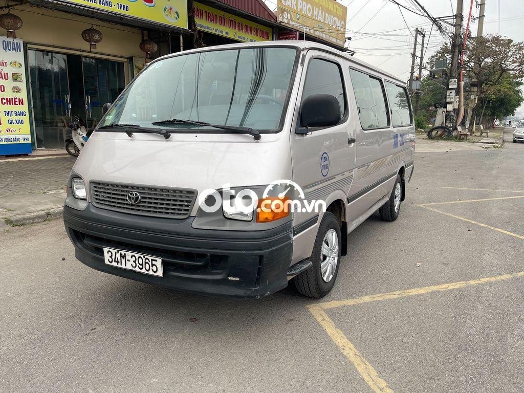 Toyota Hiace 2004 - Bán Toyota Hiace MT năm 2004 giá cạnh tranh