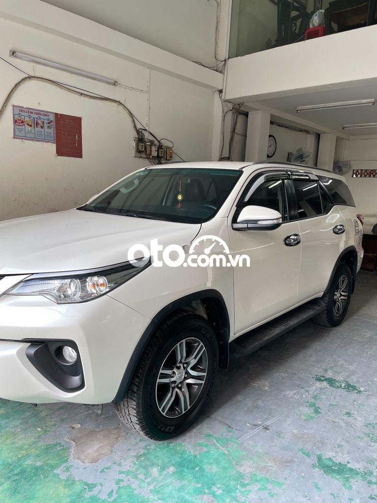 Toyota Fortuner MT 2017 - Cần bán lại xe Toyota Fortuner MT năm 2017, màu trắng, xe nhập còn mới