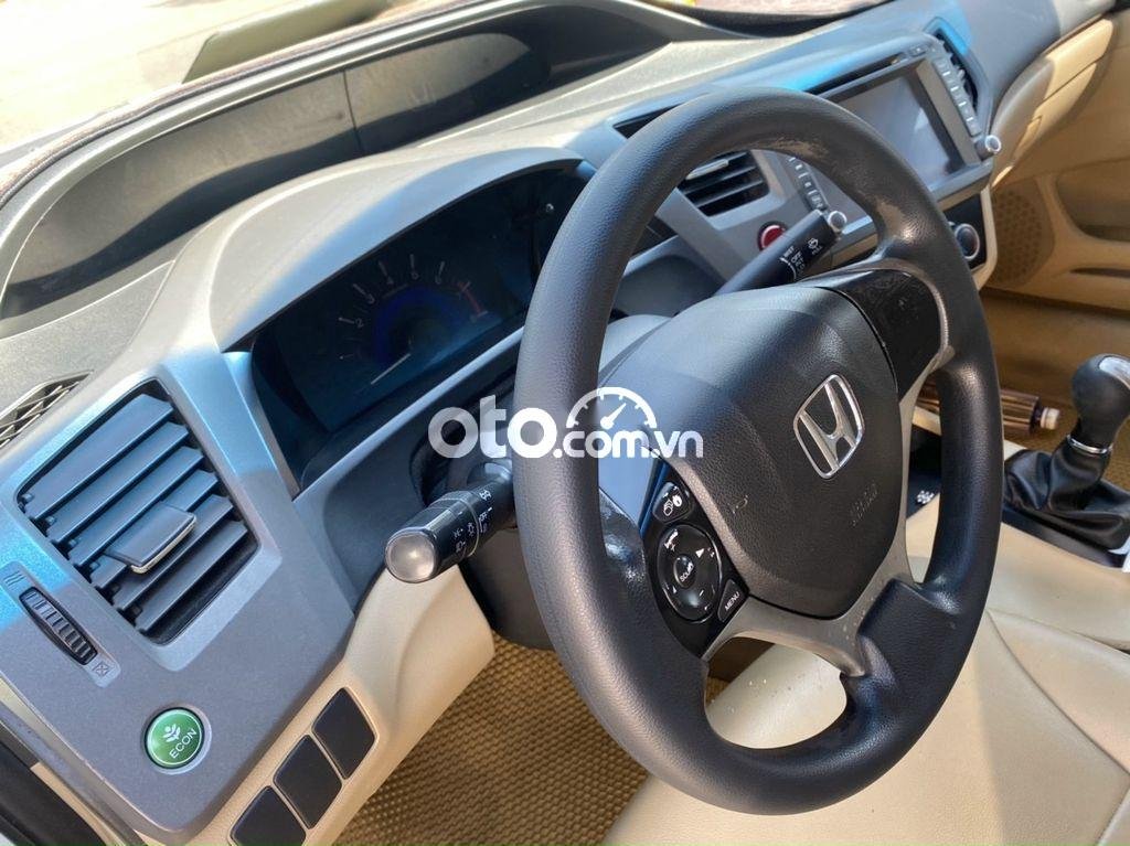 Honda Civic MT 2013 - Cần bán Honda Civic MT năm 2013, màu trắng