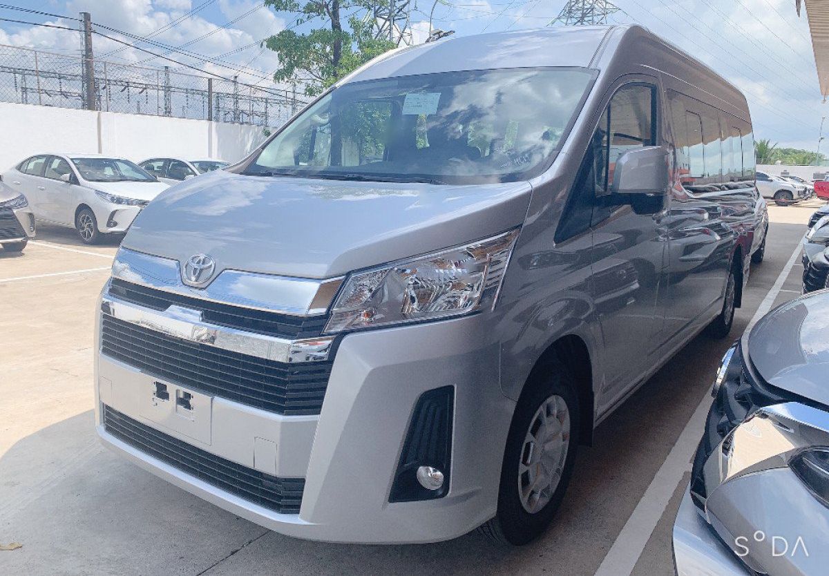 Toyota Hiace   2.8 Diesel  2021 - Bán Toyota Hiace 2.8 Diesel sản xuất năm 2021, màu bạc, nhập khẩu nguyên chiếc