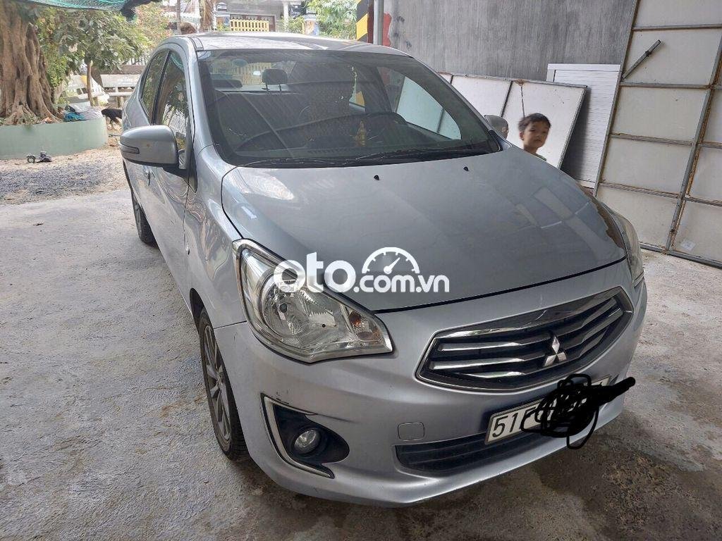 Mitsubishi VT200 MT 2017 - Bán Mitsubishi Attrage MT năm 2017, màu bạc