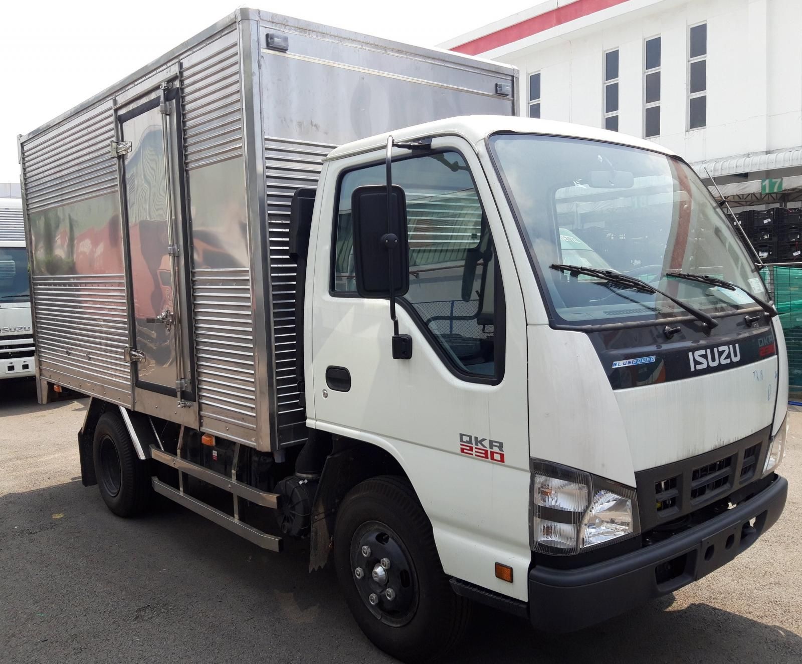 Isuzu QKR 2022 - Xe tải Isuzu QKR77FE4 thùng kín tải 1.4 - 2.4 tấn