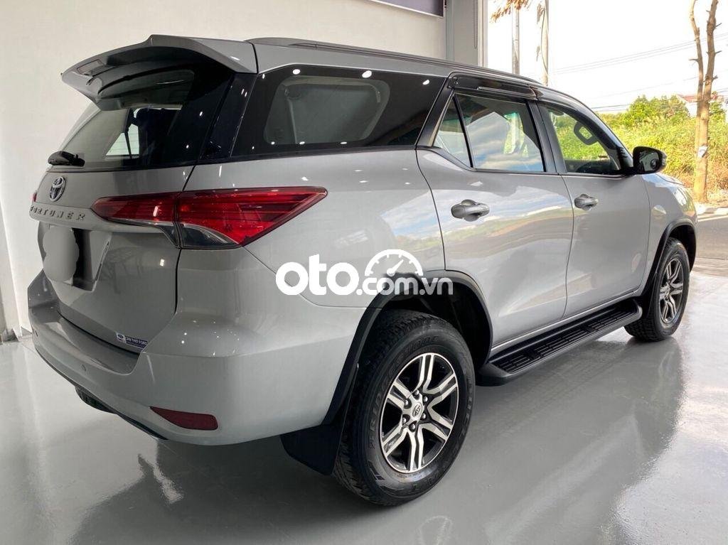 Toyota Fortuner MT 2019 - Bán Toyota Fortuner MT năm 2019, màu bạc, xe nhập