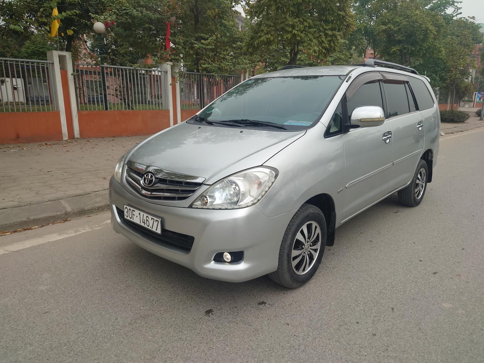 Toyota Innova V 2009 - Cần bán Toyota Innova V sản xuất 2009, giá chỉ 305 triệu, trang bị nhiều tính năng