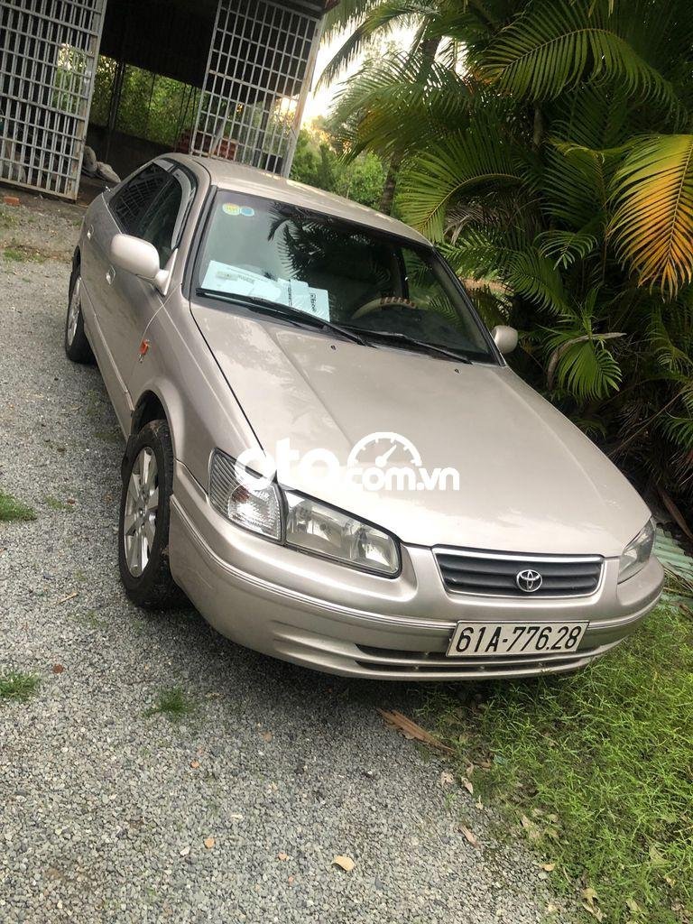 Toyota Camry MT 2001 - Cần bán Toyota Camry MT sản xuất năm 2001, giá chỉ 200 triệu