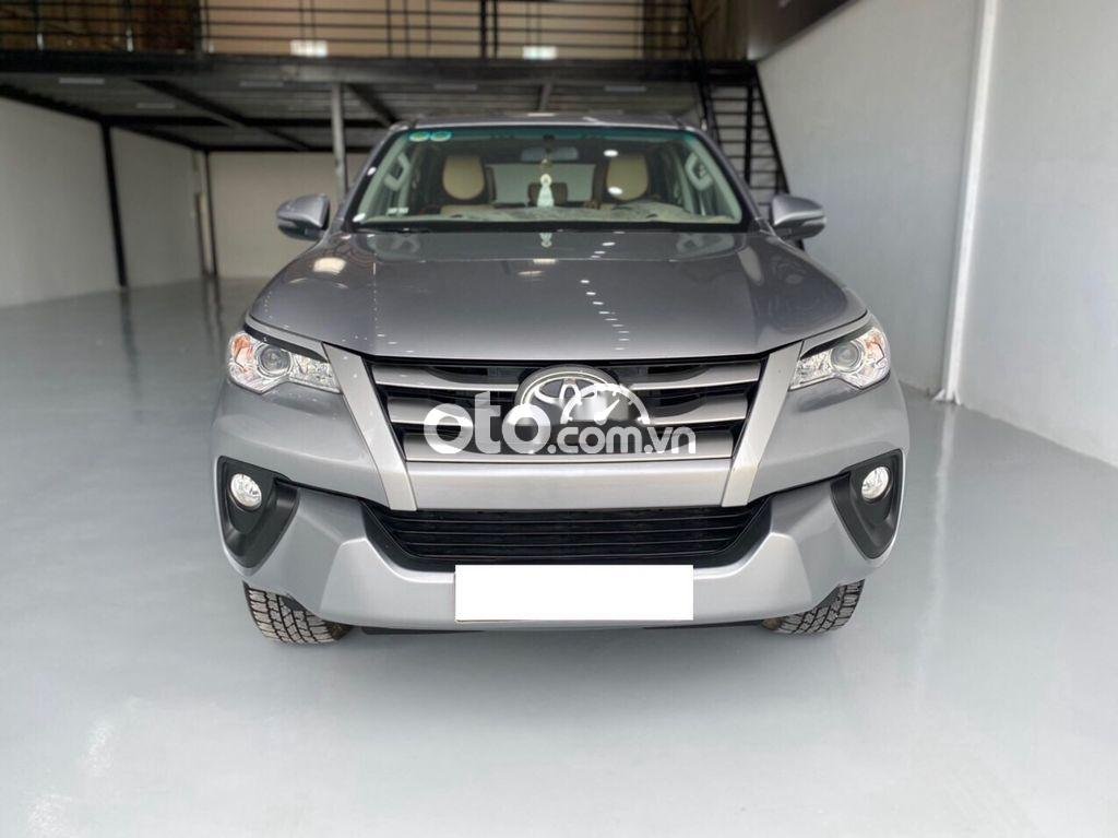 Toyota Fortuner MT 2019 - Bán Toyota Fortuner MT năm 2019, màu bạc, xe nhập