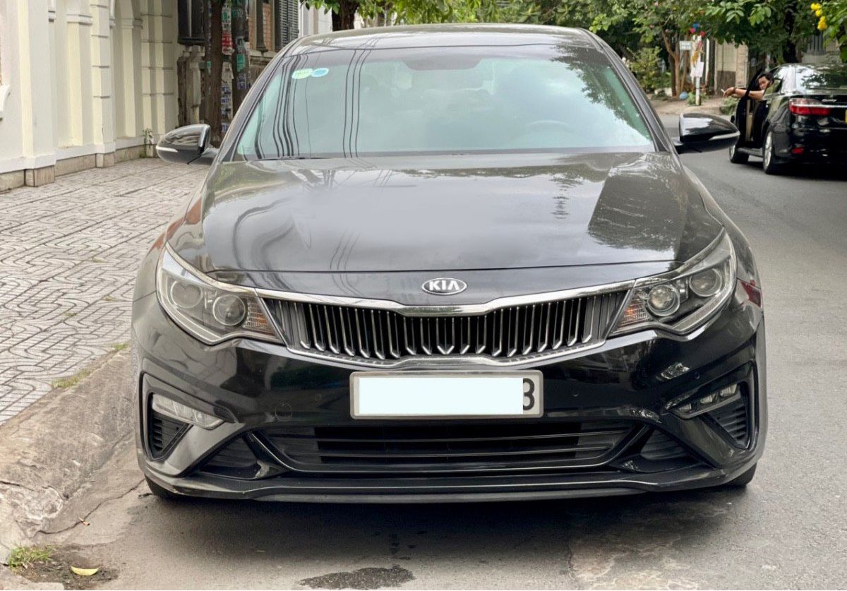 Kia Optima   2.0 AT  2019 - Bán Kia Optima 2.0 AT năm sản xuất 2019, màu đen giá cạnh tranh