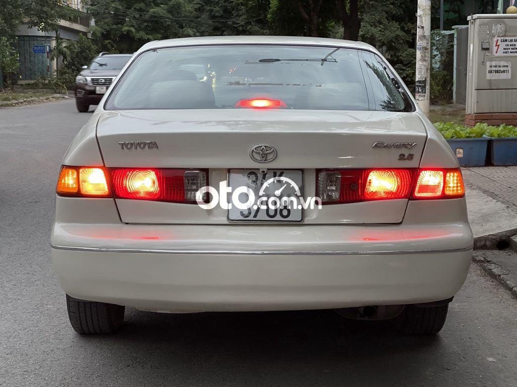 Toyota Camry 2000 - Bán Toyota Camry sản xuất 2000, màu trắng, 137 triệu