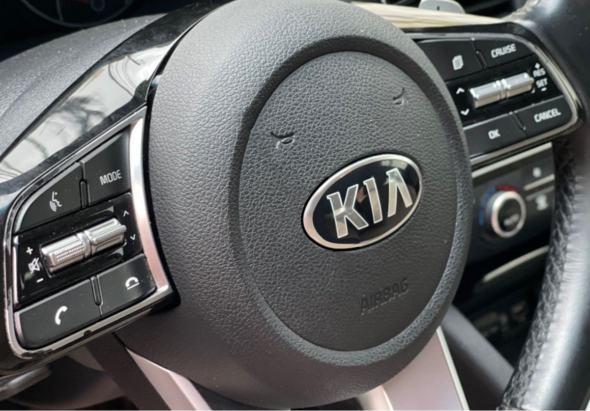 Kia Optima   2.0 AT  2019 - Bán Kia Optima 2.0 AT năm sản xuất 2019, màu đen giá cạnh tranh