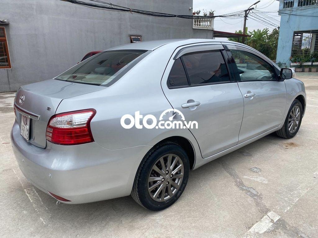 Toyota Vios 2010 - Bán ô tô Toyota Vios E năm 2010, màu bạc