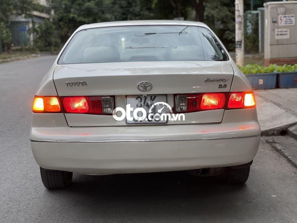 Toyota Camry 2000 - Bán Toyota Camry sản xuất 2000, màu trắng, 137 triệu