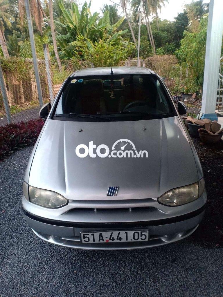 Fiat Siena 1.6l MT 2001 - Bán xe Fiat Siena 1.6l MT năm 2001, màu bạc, giá chỉ 50 triệu