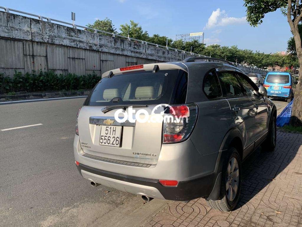 Chevrolet Captiva 2010 - Bán ô tô Chevrolet Captiva năm sản xuất 2010, màu bạc, nhập khẩu nguyên chiếc