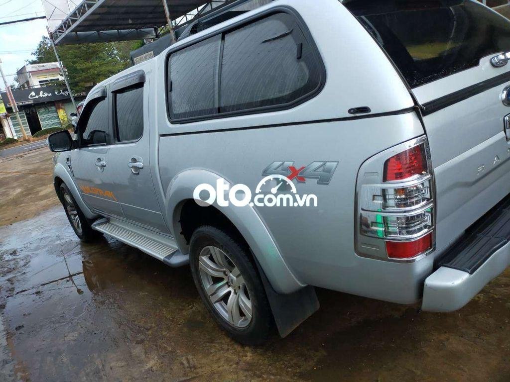 Ford Ranger Wildtrak 2011 - Bán Ford Ranger Wildtrak năm sản xuất 2011, màu bạc, xe nhập