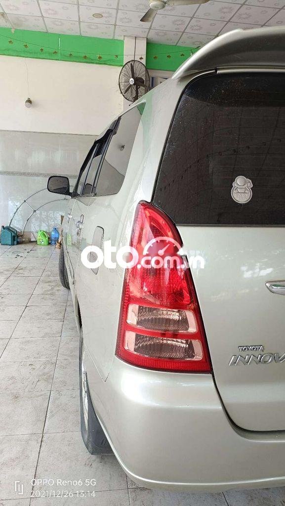 Toyota Innova 2006 - Cần bán gấp Toyota Innova MT năm 2006, màu bạc