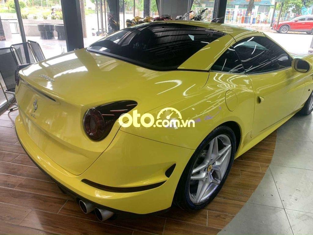 Ferrari California 2015 - Cần bán lại xe Ferrari California sản xuất 2015, màu vàng, xe nhập