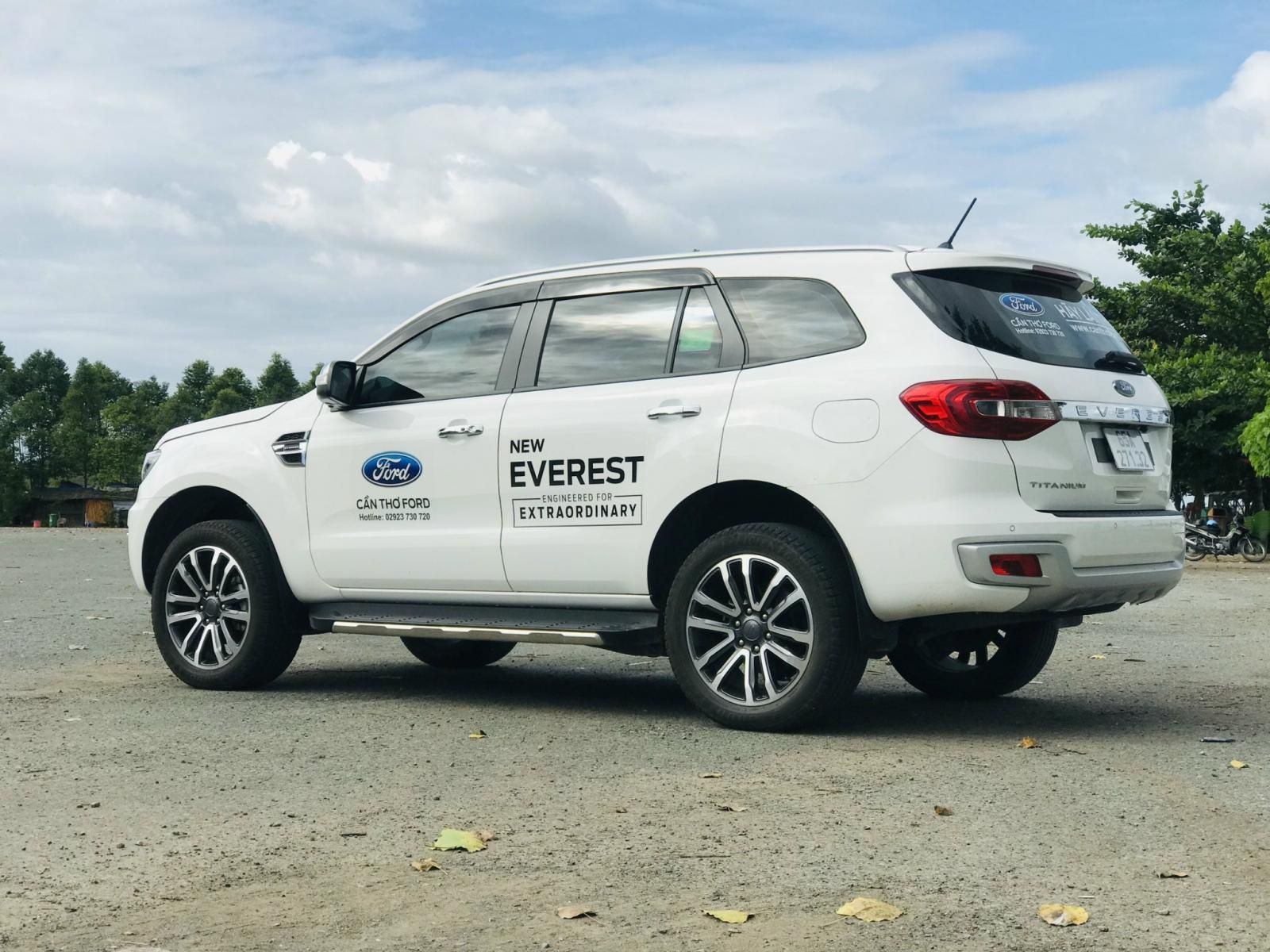 Ford Everest Titanium 4x2 2020 - [Ford Sóc Trăng] Ford Everest Titanium 2020, xe Demo công ty sử dụng, giá tốt nhất, xe đẹp, zin 100%