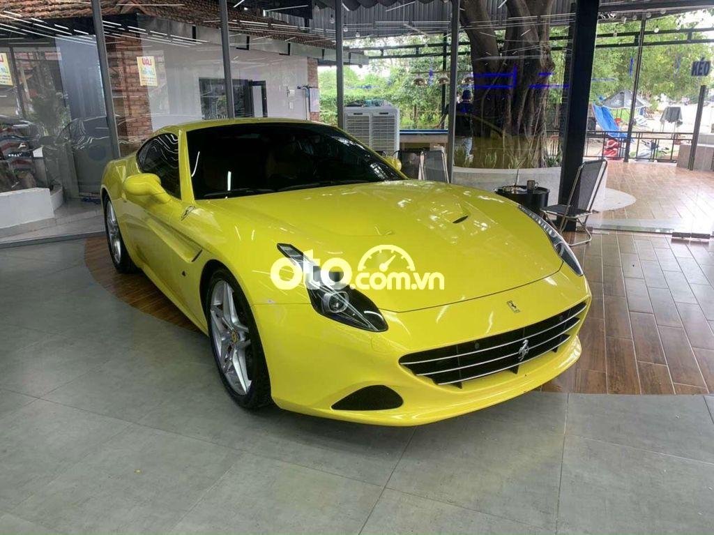 Ferrari California 2015 - Cần bán lại xe Ferrari California sản xuất 2015, màu vàng, xe nhập