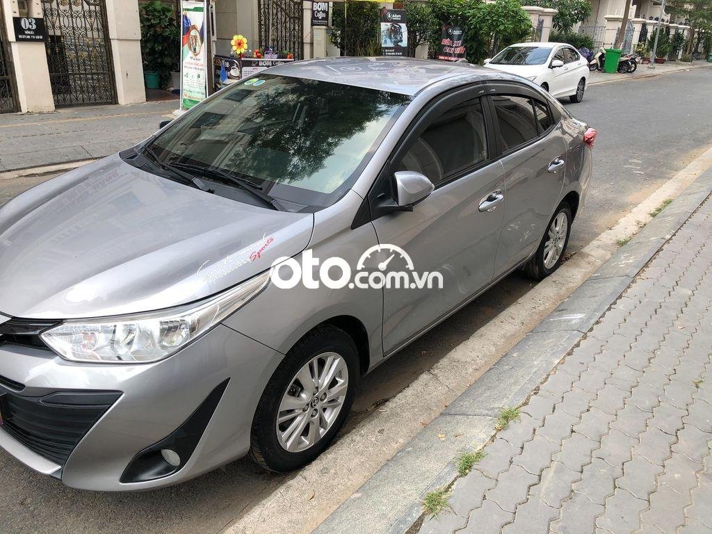 Toyota Vios 2020 - Cần bán lại xe Toyota Vios sản xuất năm 2020, màu bạc giá cạnh tranh