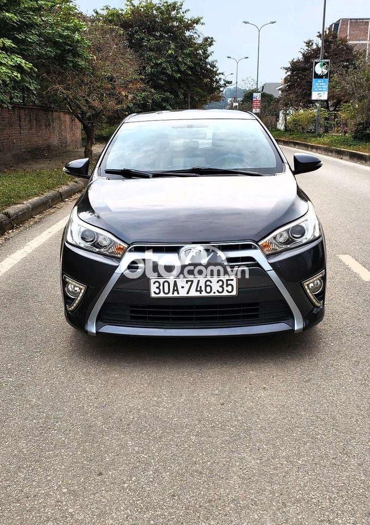 Cần bán gấp Toyota Yaris AT sản xuất năm 2015, màu đen, nhập khẩu nguyên chiếc giá cạnh tranh