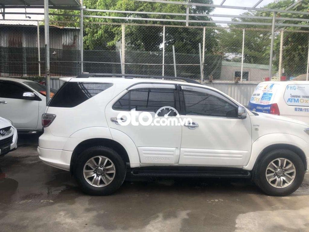 Toyota Fortuner 2012 - Bán xe Toyota Fortuner sản xuất 2012, màu trắng, giá 430tr