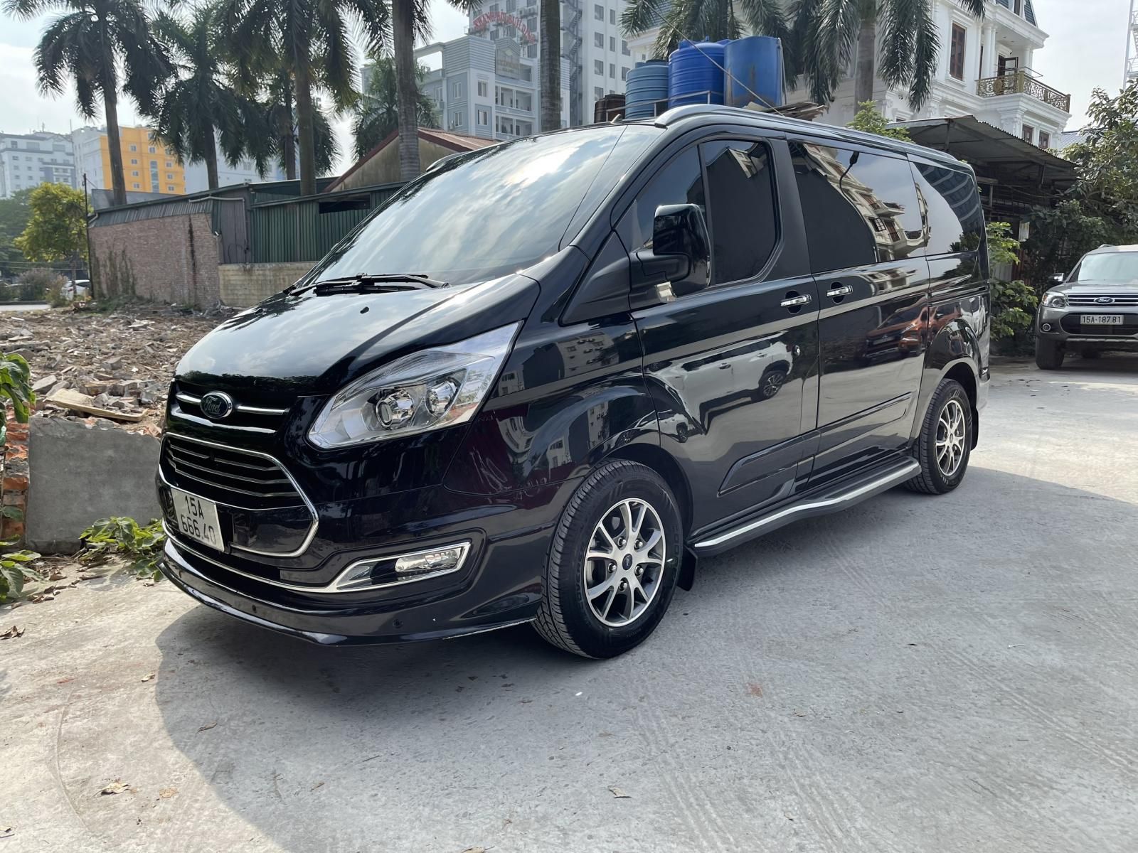 Ford 2020 - Bán xe Ford Tourneo Limousine Star Limo 2020 đi lướt 9000Km