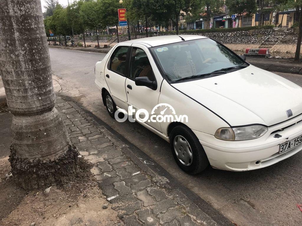 Fiat Siena MT 2001 - Cần bán xe Fiat Siena MT sản xuất 2001, màu trắng, xe nhập