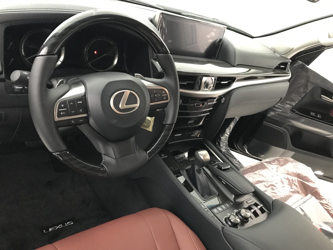 Cần bán xe Lexus LX 570 đời 2022, màu đen, nhập khẩu nguyên chiếc