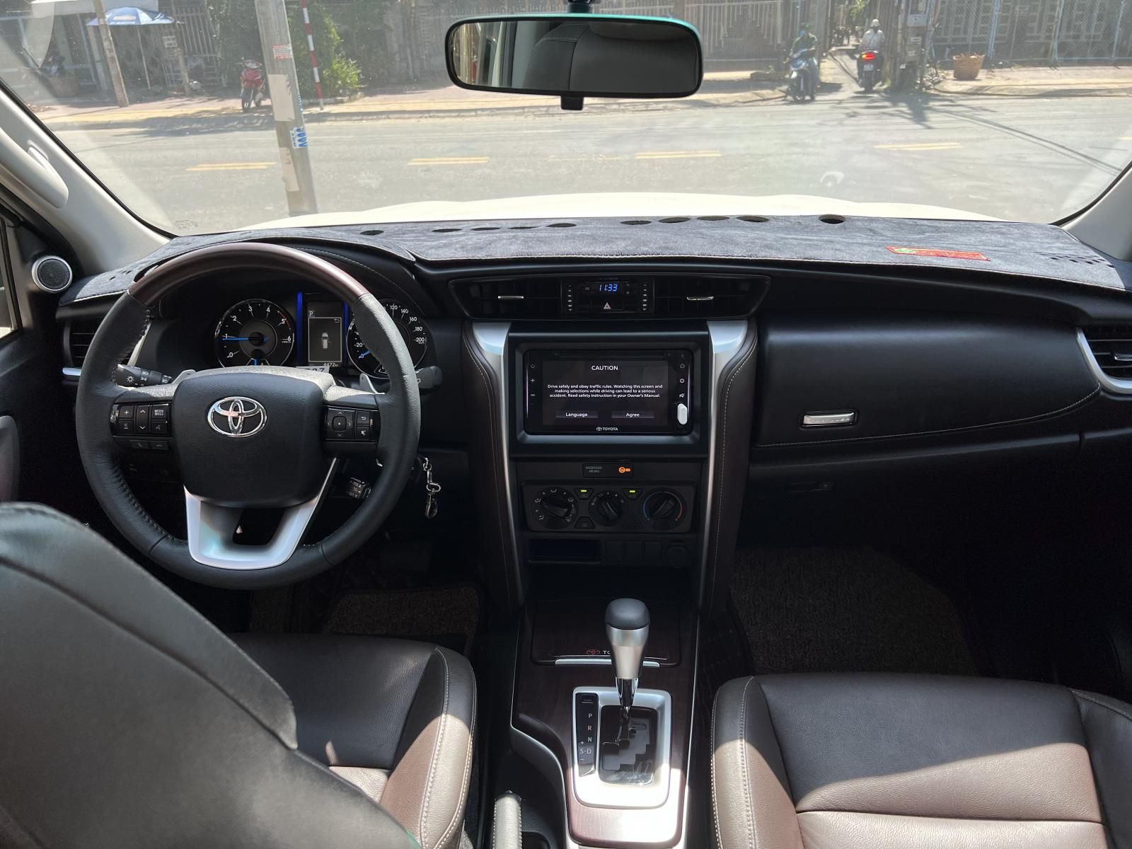 Toyota Fortuner 2.4G 4x2 AT  2020 - Cần bán Fortuner 08-2020 số tự động, máy dầu 4700km siêu lướt
