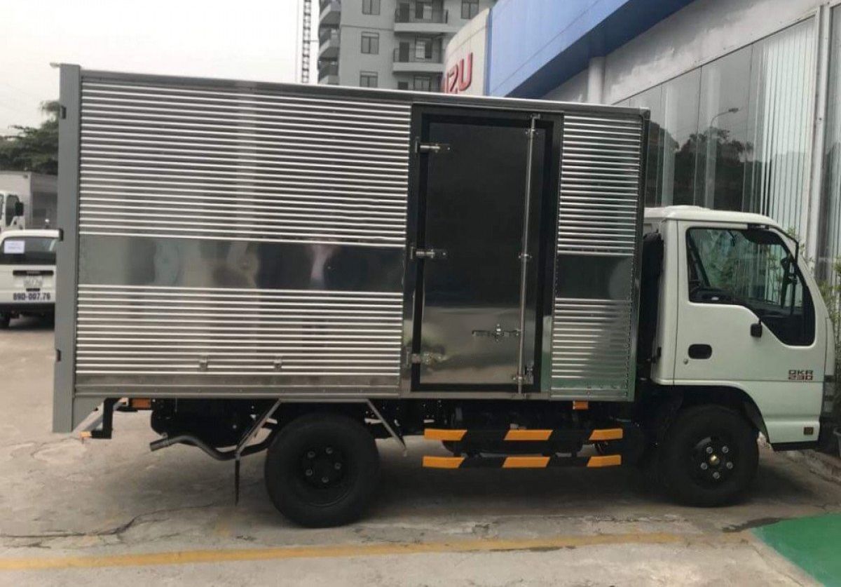 Isuzu QKR 2021 - Cần bán Isuzu QKR sản xuất năm 2021, màu trắng, 495tr