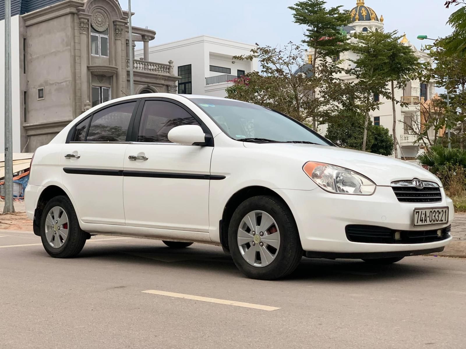 Hyundai Verna MT 2008 - Bán Hyundai Verna MT năm sản xuất 2008, màu trắng, nhập khẩu