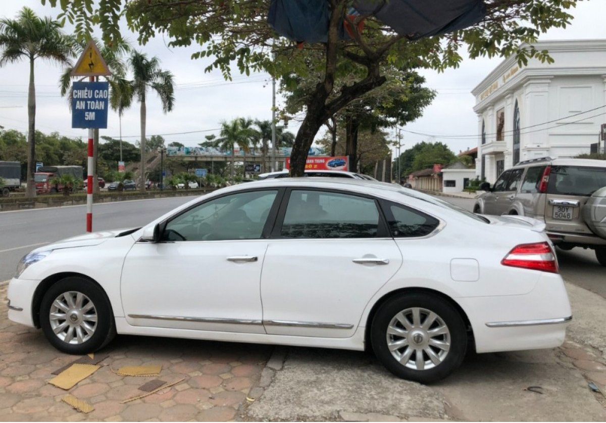 Nissan Teana   2.0 AT  2010 - Bán ô tô Nissan Teana 2.0 AT sản xuất năm 2010, màu trắng, nhập khẩu nguyên chiếc