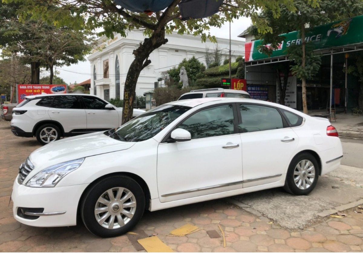 Nissan Teana   2.0 AT  2010 - Bán ô tô Nissan Teana 2.0 AT sản xuất năm 2010, màu trắng, nhập khẩu nguyên chiếc