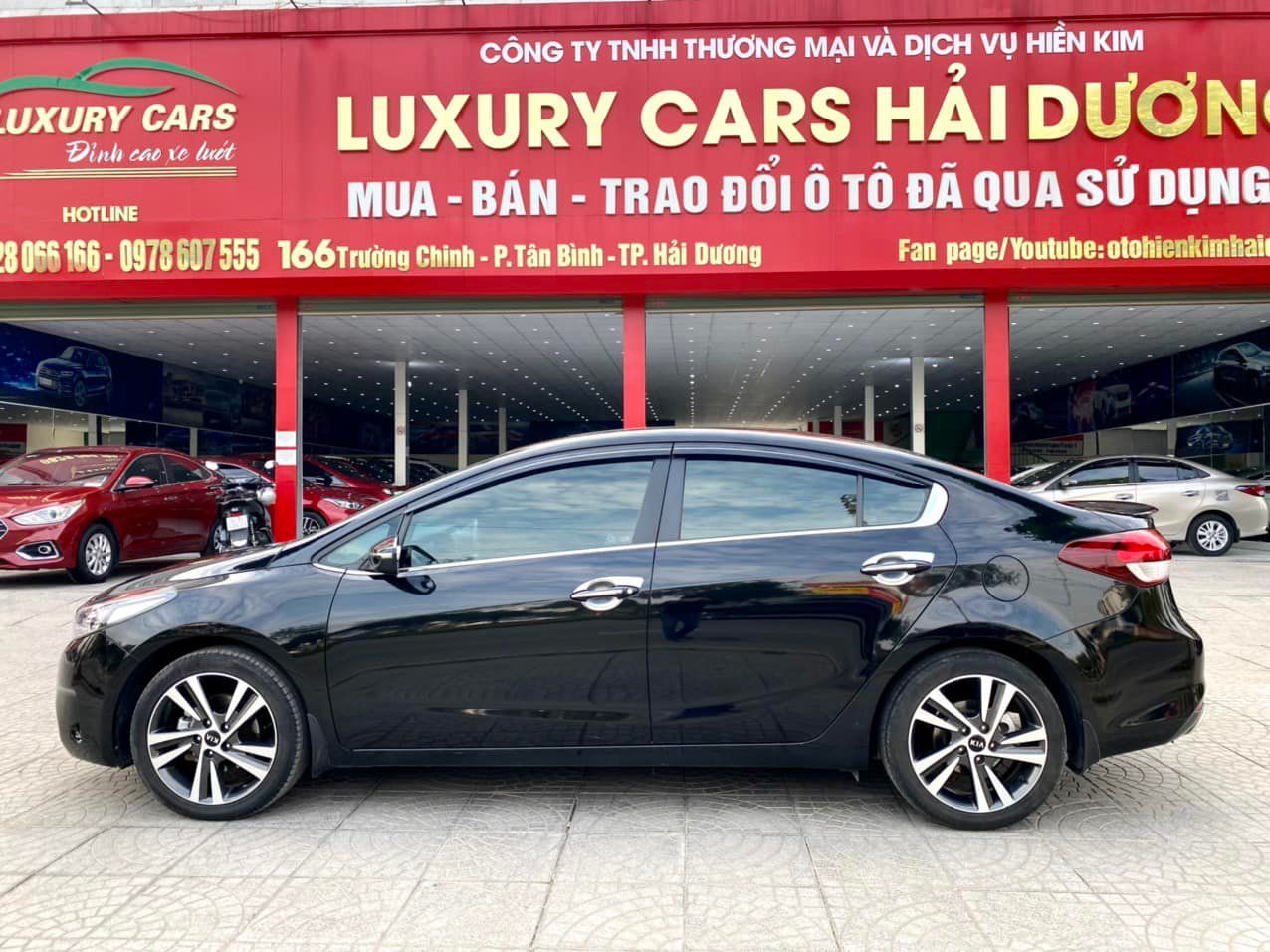 Kia Cerato 1.6AT 2018 - Cần bán lại xe Kia Cerato 1.6AT năm 2018, màu đen giá cạnh tranh