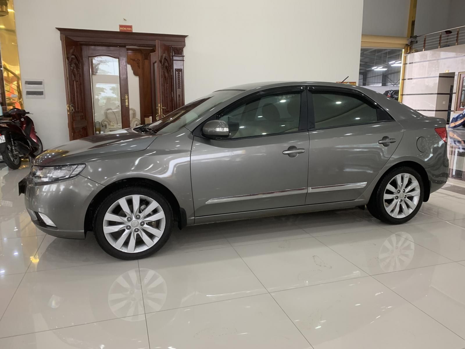 Kia Forte 2011 - Màu xám