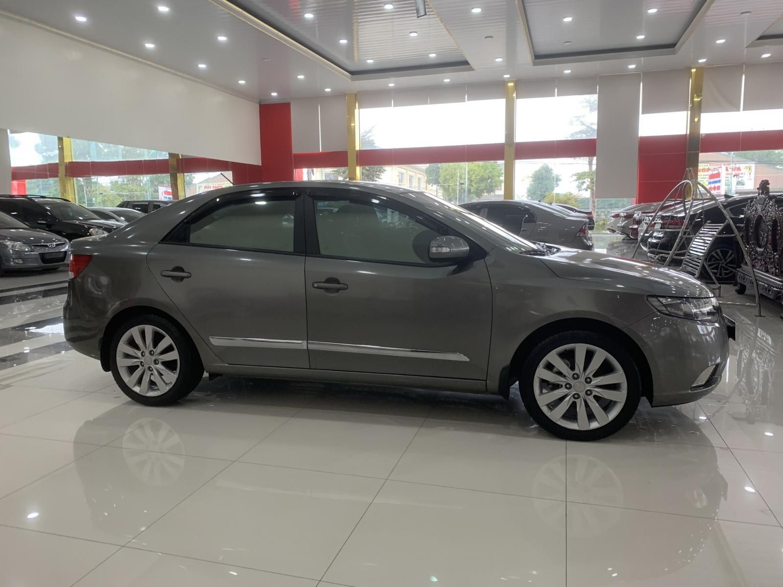 Kia Forte 2011 - Màu xám