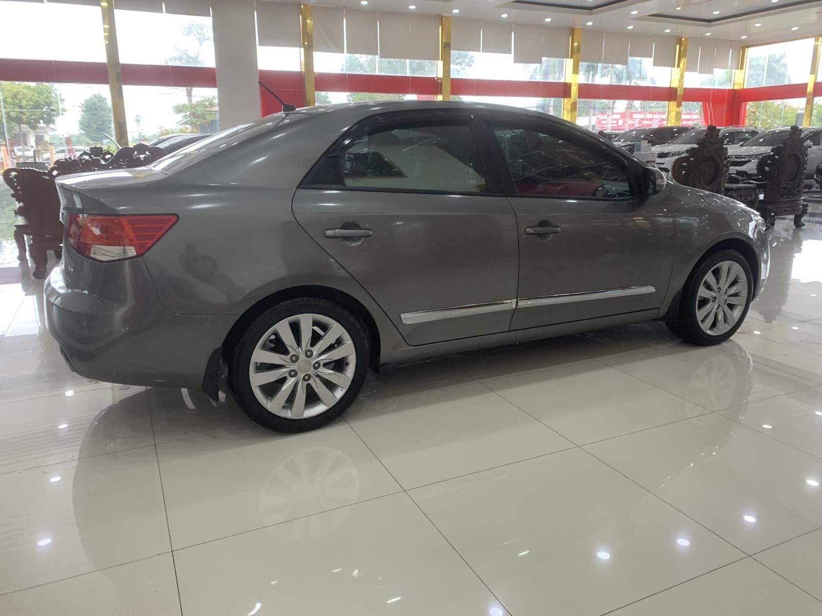 Kia Forte 2011 - Màu xám